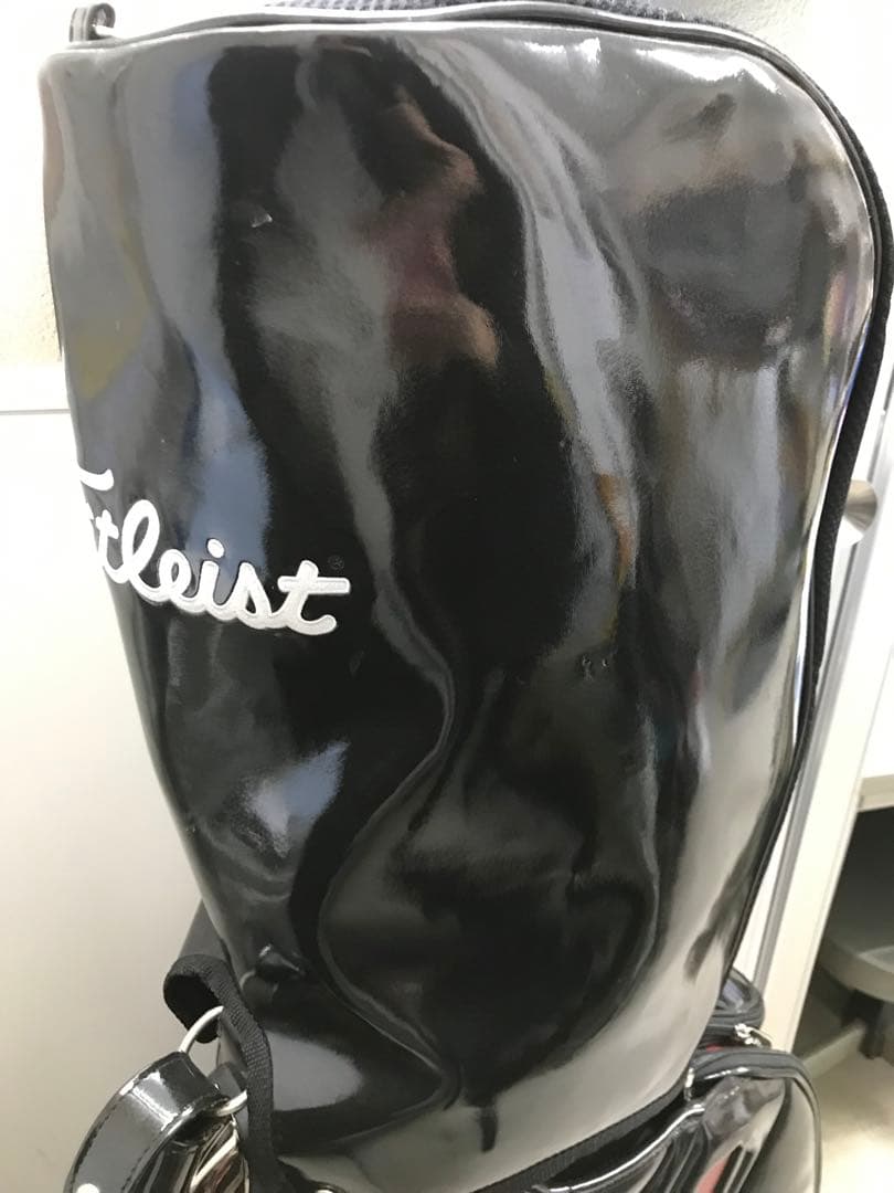 タイトリスト　TITLEIST　3点式キャディバッグ　光沢ブラック　エナメル素材