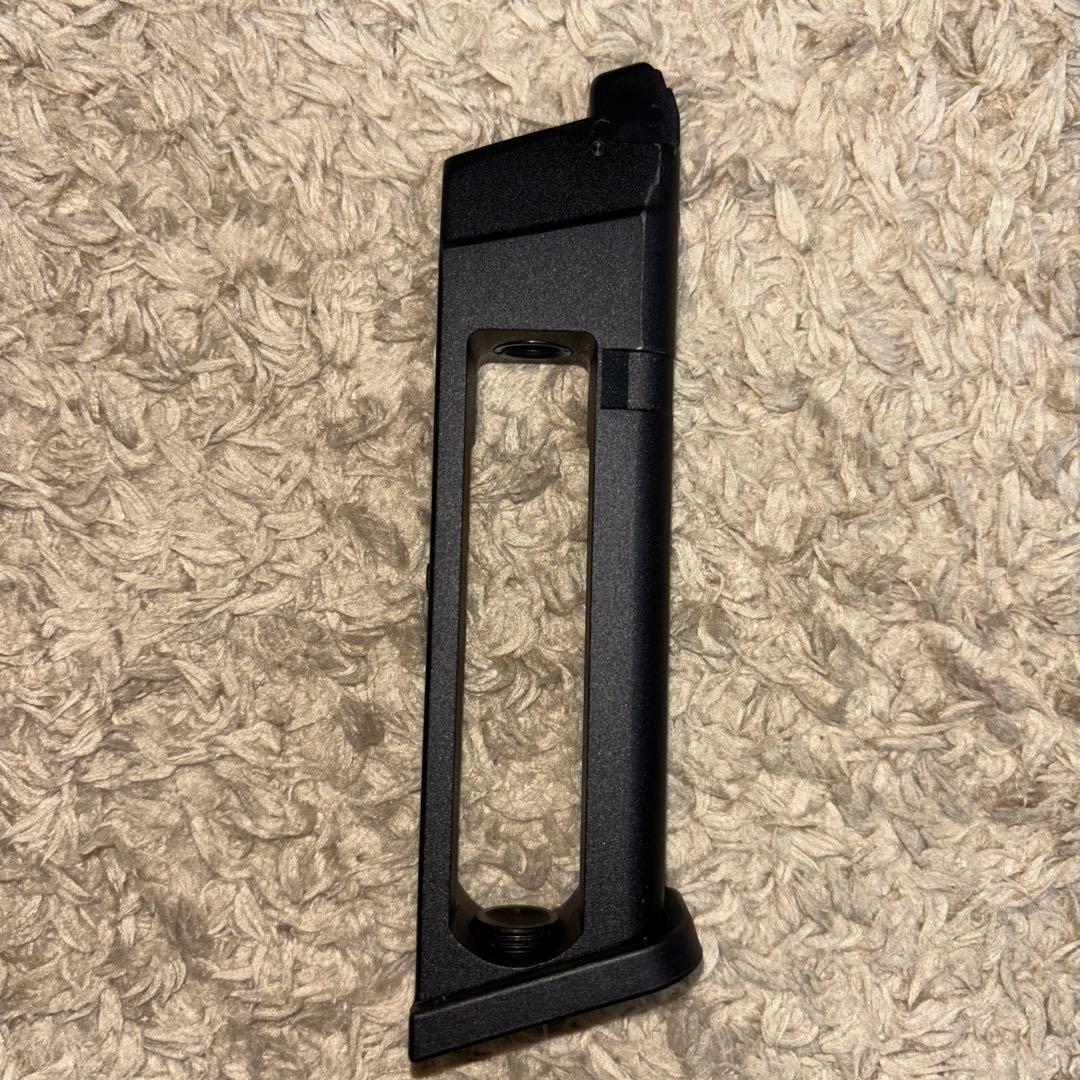 Carbon8 STRIKER-9s BK CO2+予備マガジン1個