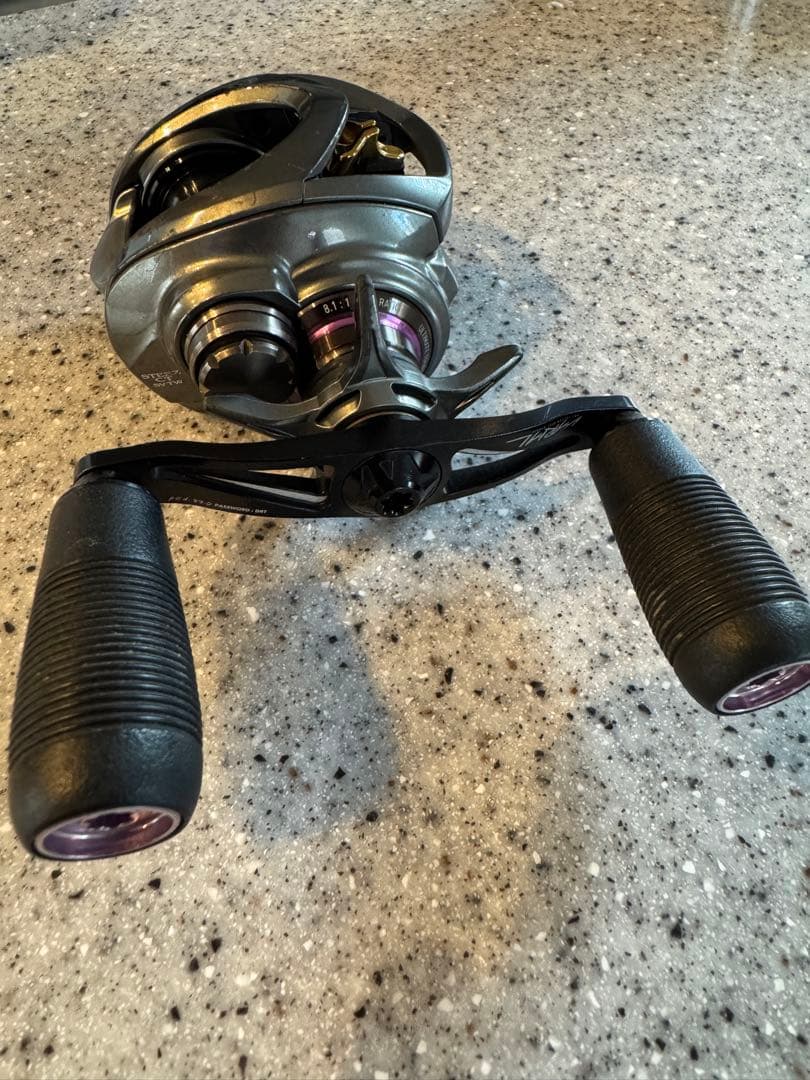 Daiwa スティーズct svtw DRTバリアルハンドル付き