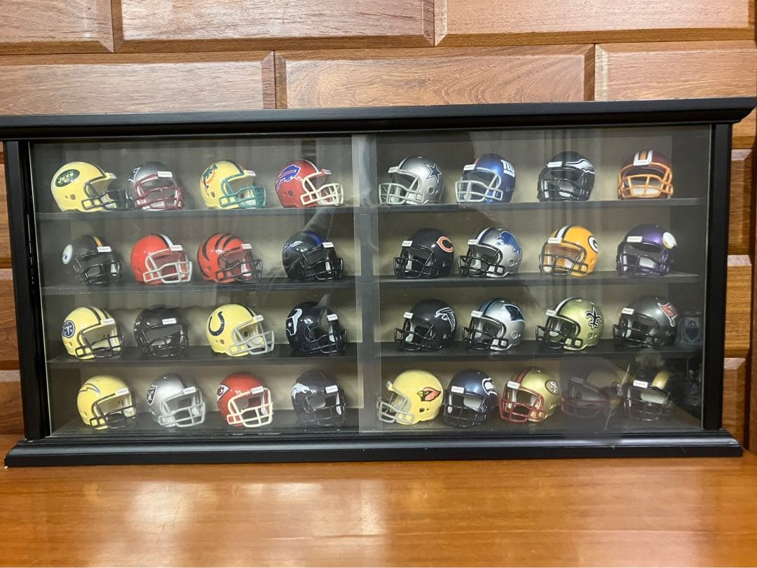 NFLミニヘルメットコレクション 32個　ケース入り