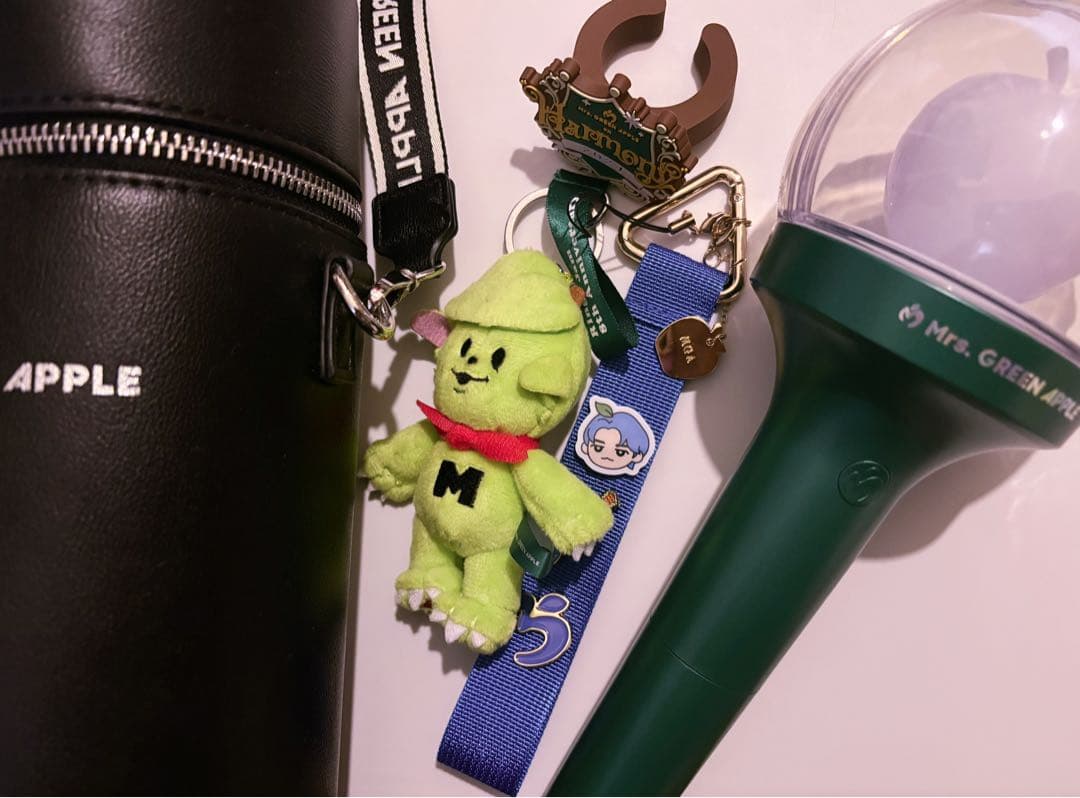 Mrs. GREEN APPLE ペンライトケース等