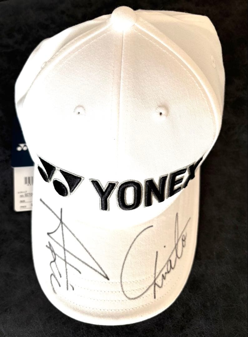 岩井姉妹サイン入りYONEX ホワイトキャップ です