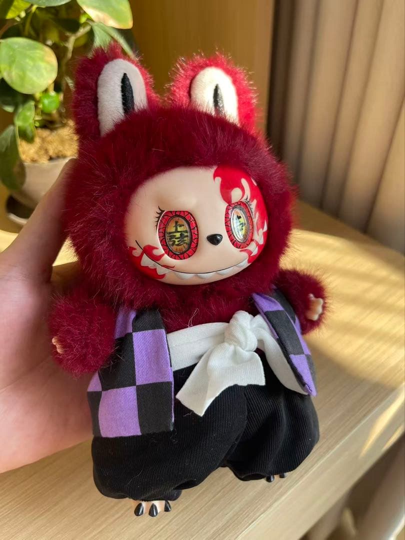 手作りの 黒死牟（こくしぼう） Labubu。