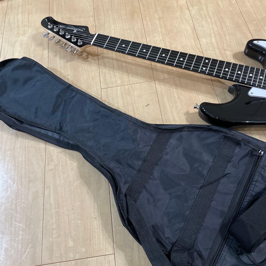 新型　フォトジェニック　ストラトキャスタータイプ　弦高調整済み　です