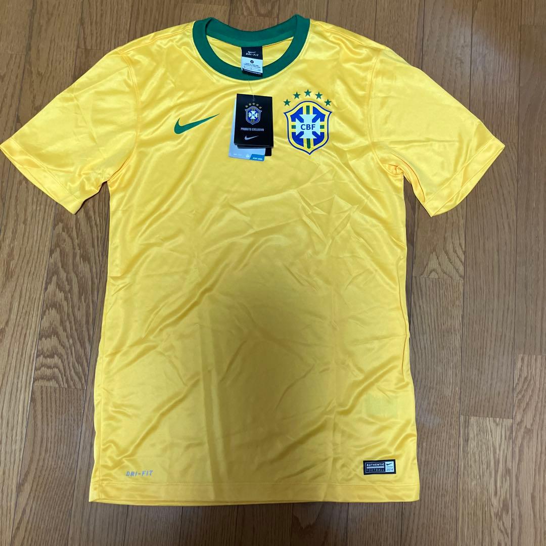 Nike製ブラジル代表シャツ 2014 ＳDri-FIT素材　ナイキ　サッカー