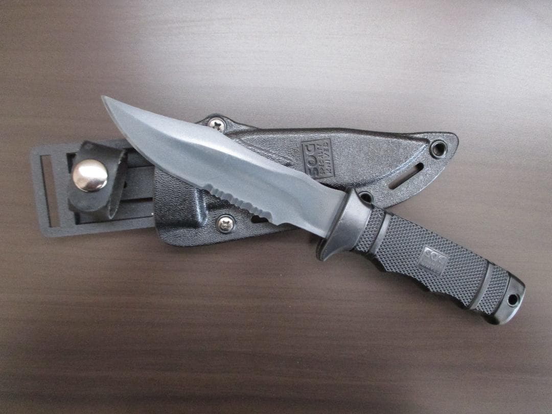 新品　完成模型品　米軍　特殊部隊　SOG SEAL PUP　タクティカルナイフ