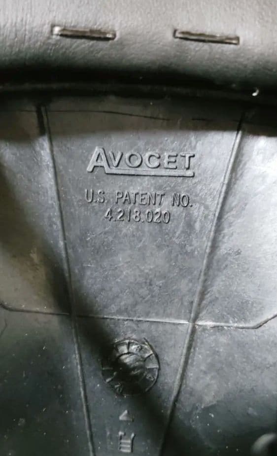 新品 AVOCETサドル ツーリング バイカウント オールドMTB
