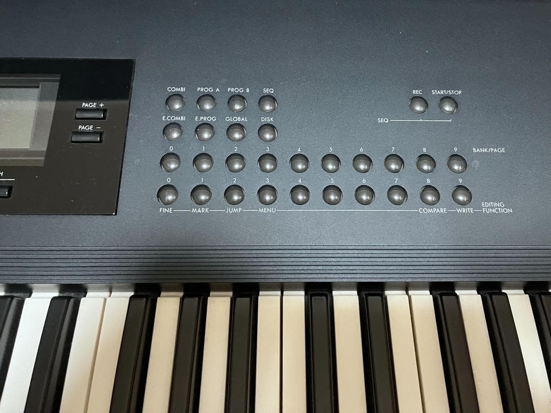 KORG ex T3 シンセサイザー【ハードケース付き】