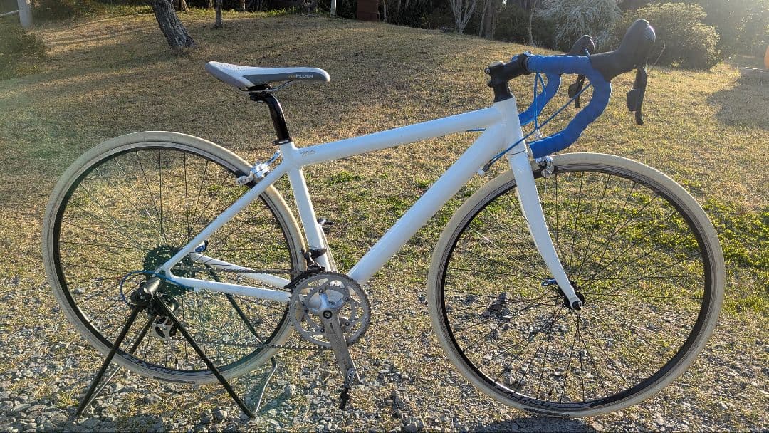 小さいサイズのロードバイクホワイト 3×7s 700×23c 宮城県 手渡し限定