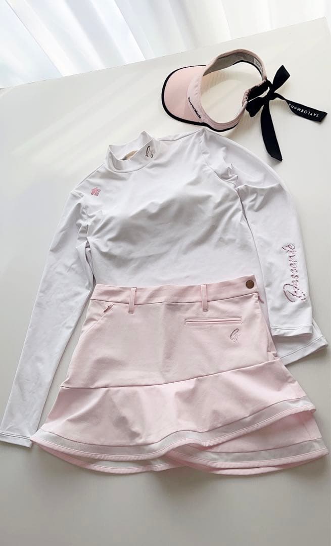 デサントゴルフ　LUXE クリスタルコレクション　ハイネックシャツ　スカート