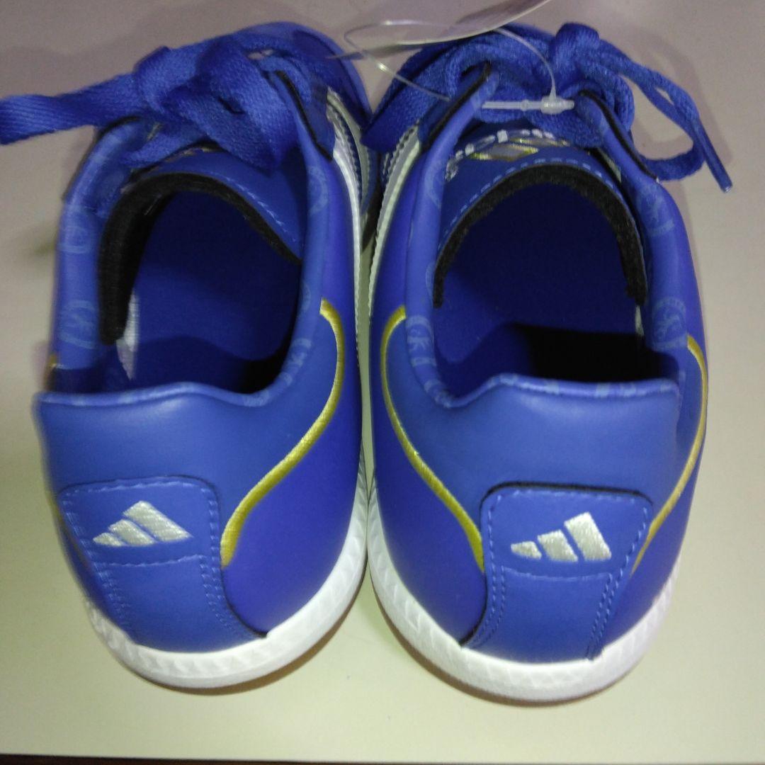 adidas サンバ MILLE CFC: サッカートレーニングシューズ