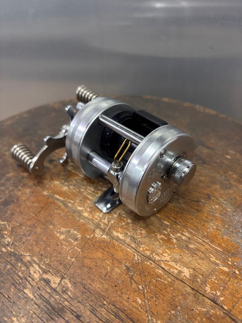 ABU Ambassadeur 2600 IAR ベイトリール
