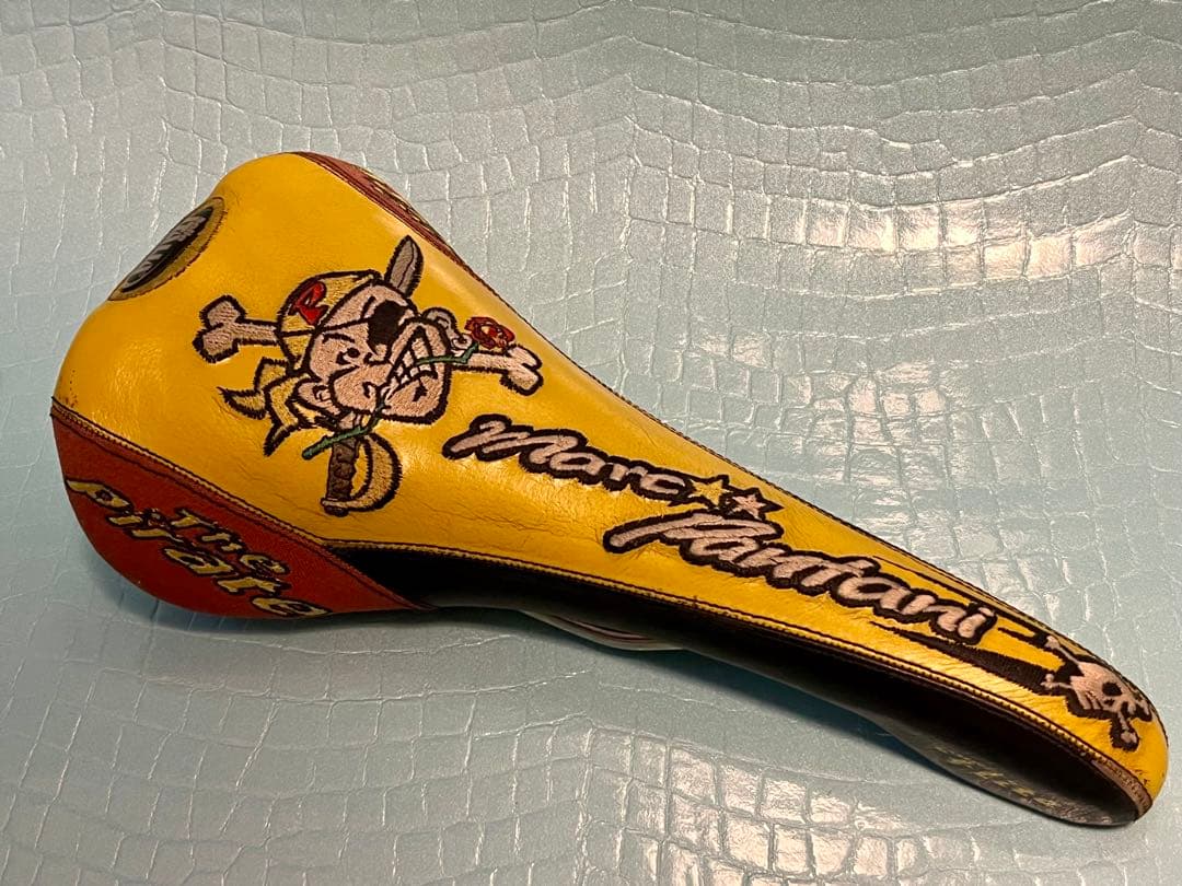 Marc Pantoja 海賊デザイン パンターニサドル