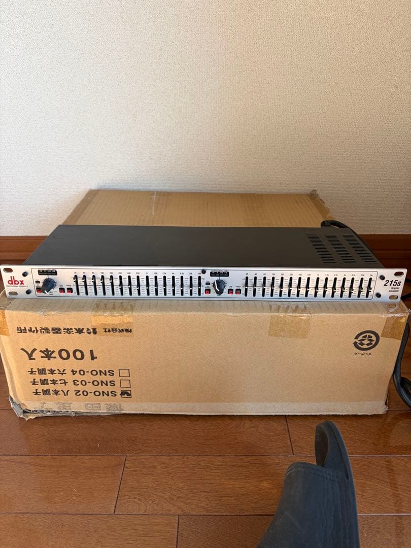 DBX215s graphic equalizer本体のみ