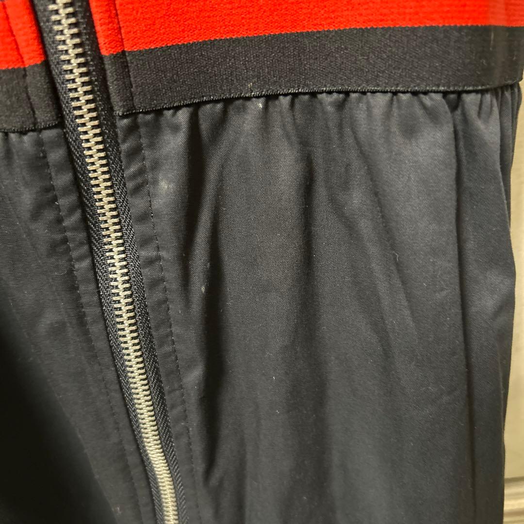 GUCCI フリル付き黒ワンピース