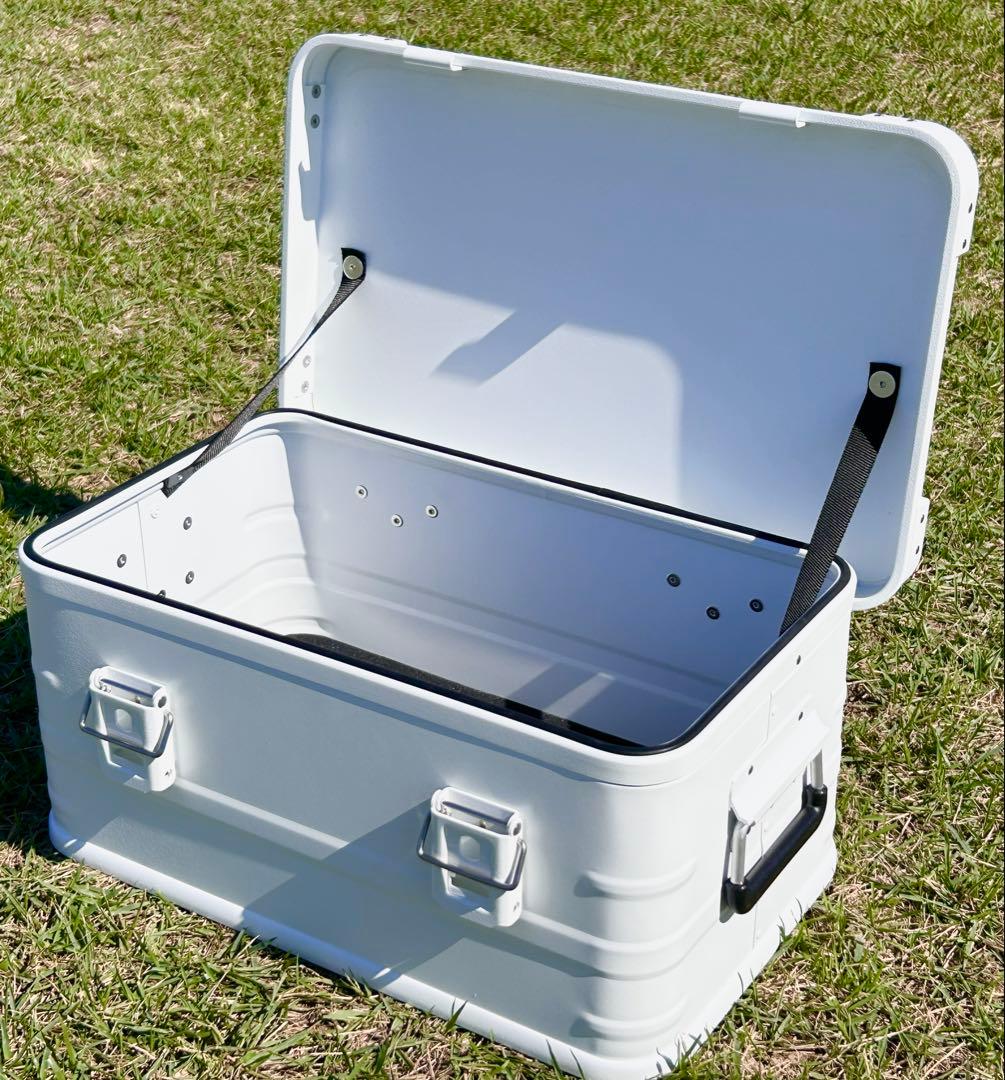 マットホワイト　スタッキング コンテナボックス　30l アウトドア　限定1点