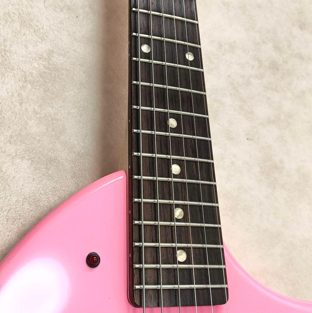【新品同様！美品！】ZO-3 ピンク アンプ内蔵ミニギター 専用ソフトケース付