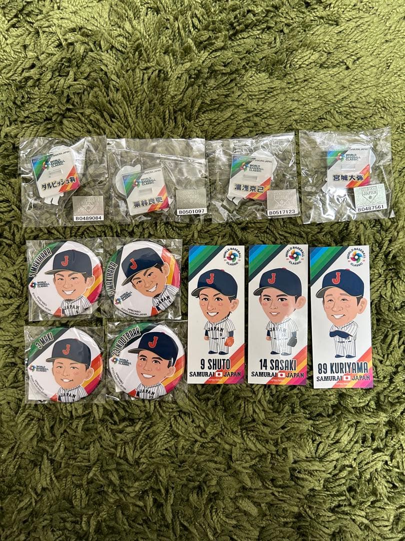 侍ジャパン　WBC アクリルスタンド　缶バッジ　ダルビッシュ　佐々木朗希　他