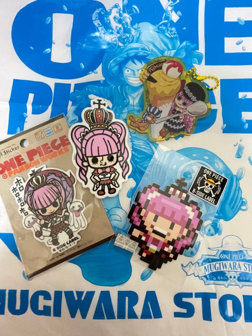 ONE PIECEペローナぬいぐるみ缶バッジアクスタなど