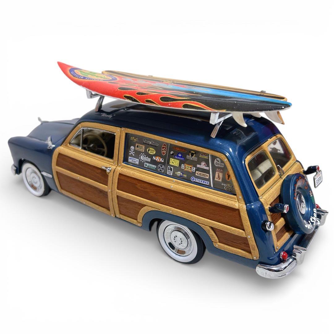 美品 フォード ウッディーワゴン 1/18 1949 モーターシティクラシクス