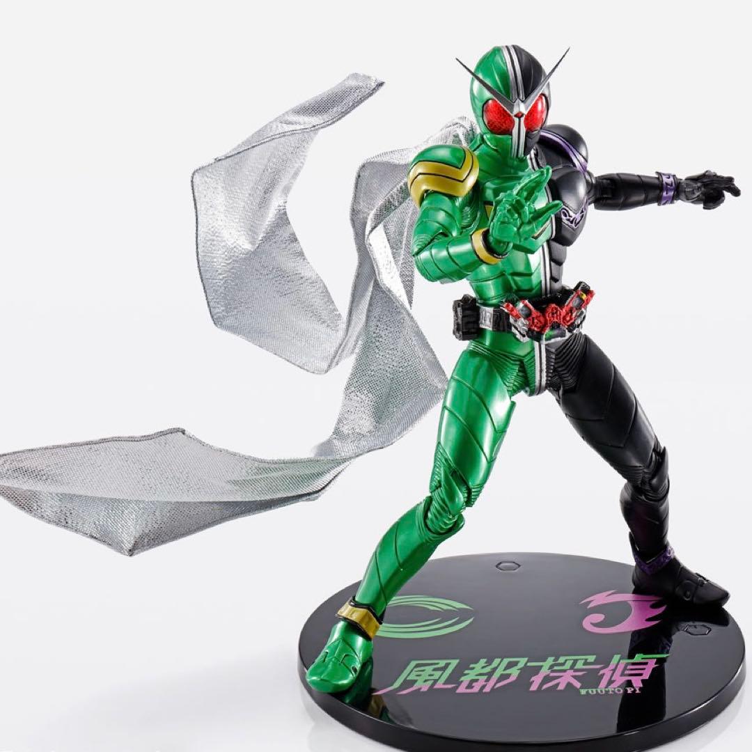 S.H.Figuarts 真骨彫　仮面ライダーW サイクロンジョーカー 風都探偵