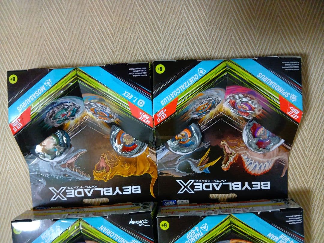 レ*ズ様 ベイブレードx　ダブルスターター　ジュラシックワールド　など　ベイブレ