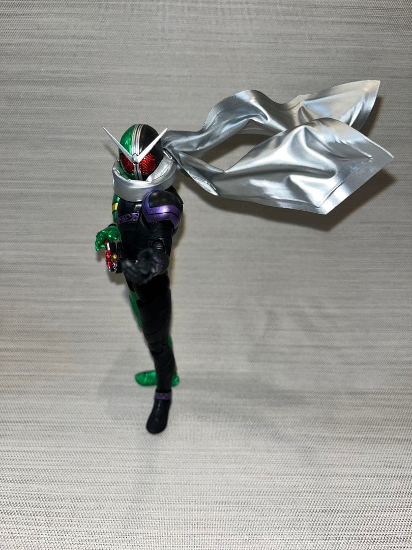 S.H.フィギュアーツ(真骨彫製法)仮面ライダーW サイクロンジョーカー風都探偵