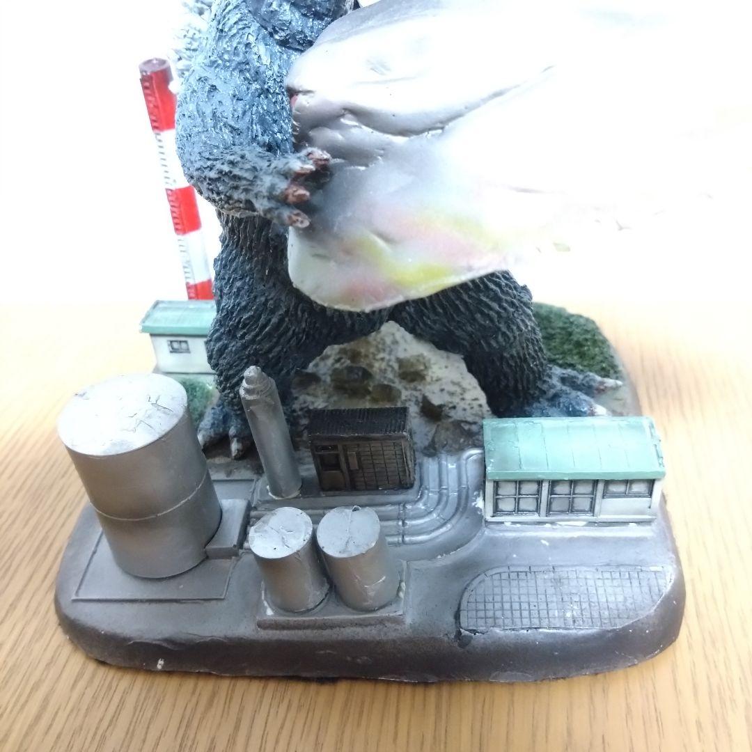 YAMAKAWA造型部　ゴジラ対ヘドラ飛行形態　ジオラマ付き　レジンフィギュア