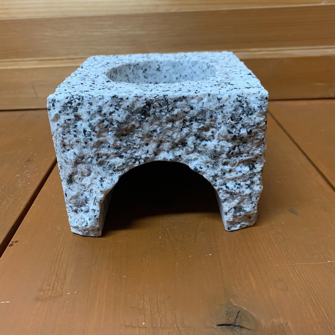 爬虫類　角型シェルター　4