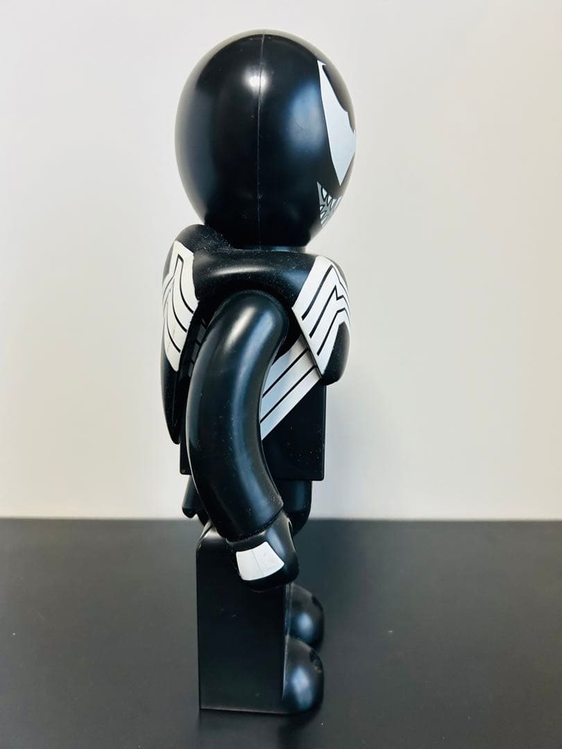 ヴェノム　キューブリック　400%フィギュアメディコムトイ　スパイダーマン　悪役