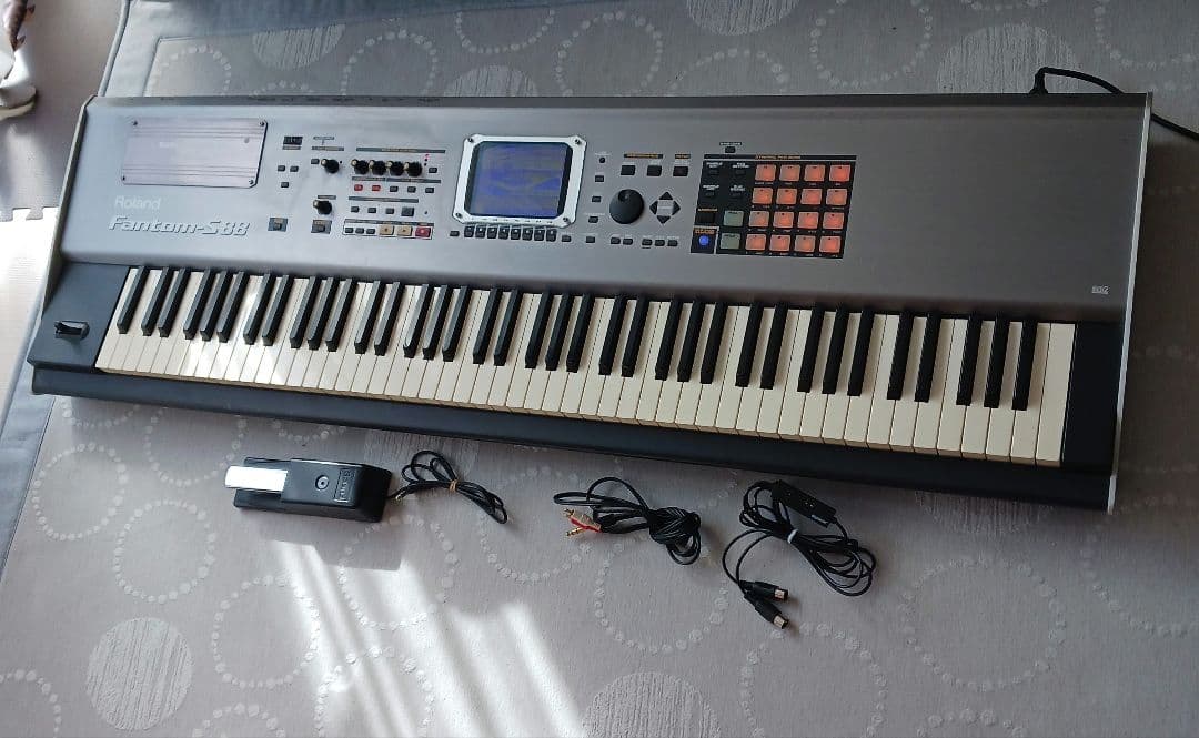 Roland Fantom-S88 シンセサイザー 本体