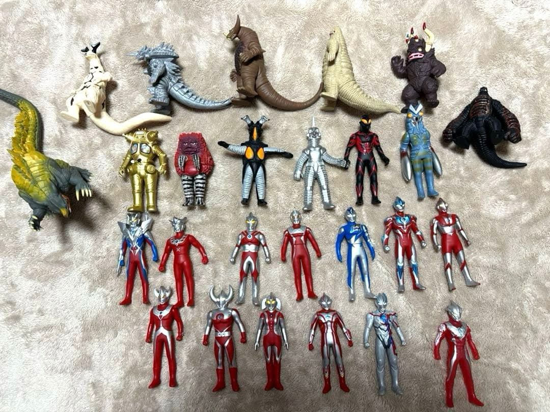 ウルトラマン　フィギュアセット　怪獣あり