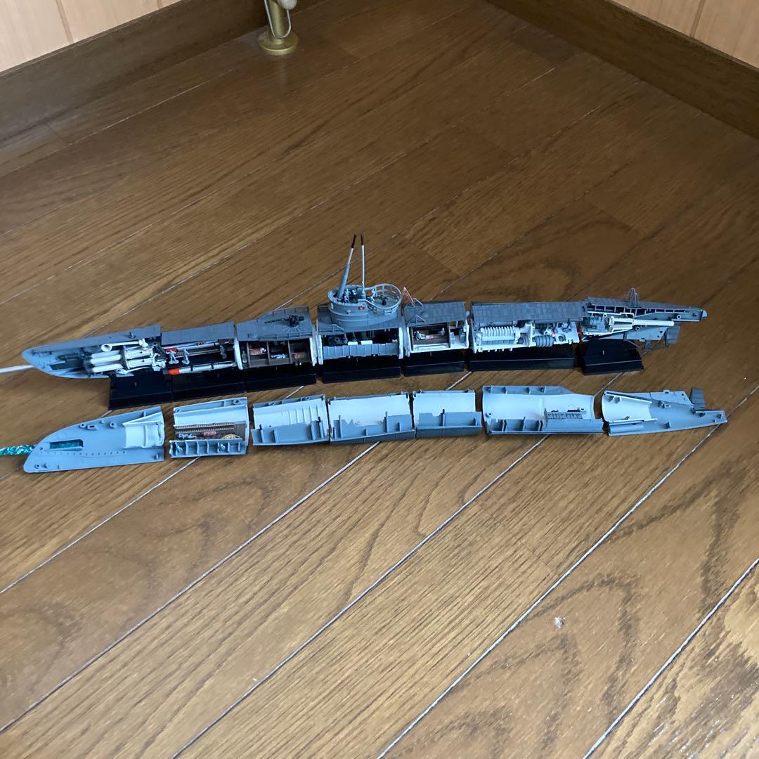 タルガ　高密度模型U-ボート迷彩モデル1/144潜水艦内部構造付き