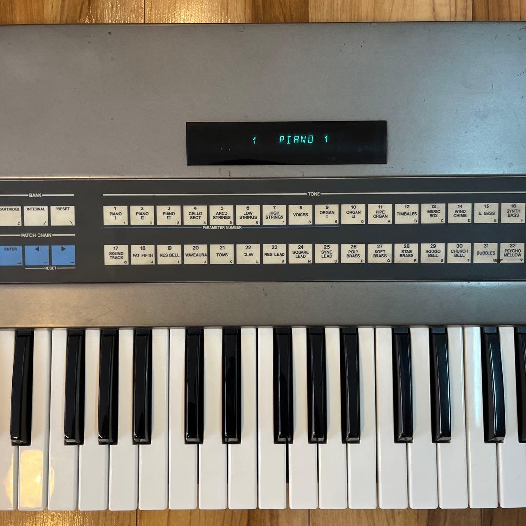 Roland JX-8P アナログシンセサイザー（ケース付き）