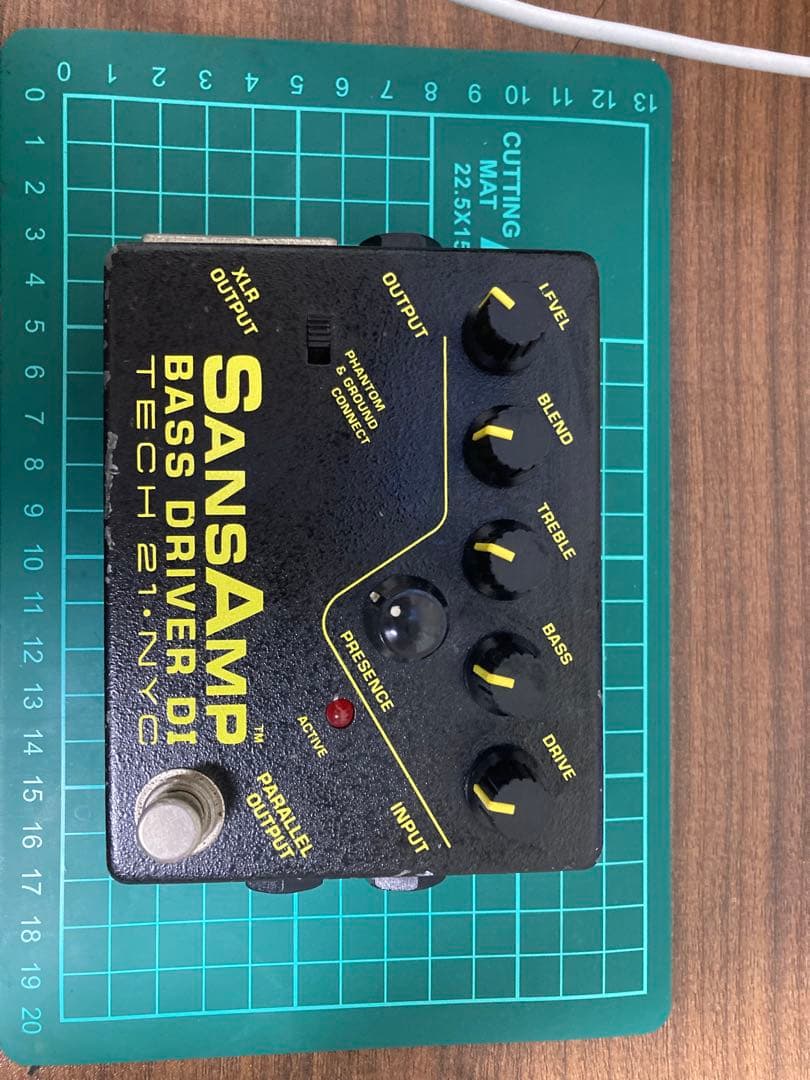 サンズアンプ初期型　TECH 21 BASS D DI