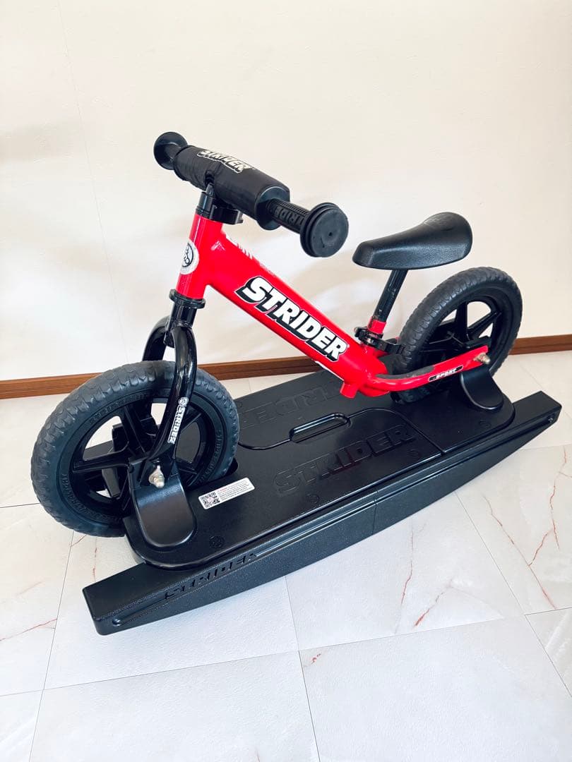 【値下げ】 ストライダー　スポーツ　12インチ　ロッキングベース付