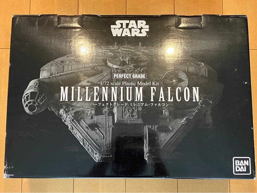 バンダイ スターウォーズ プラモデル 1/72 PG ミレニアムファルコン