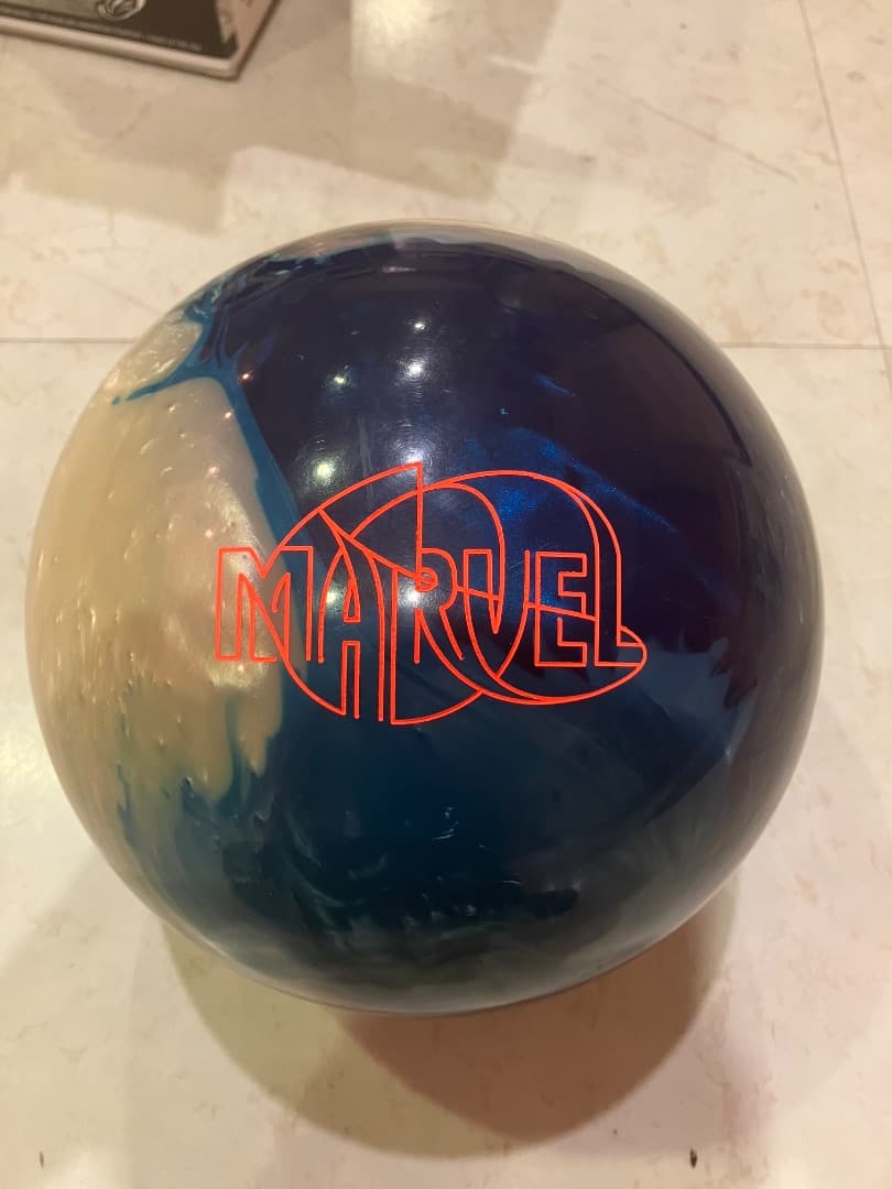 【新品】STORM Marvel Maxx SE ボウリングボール 15ポンド