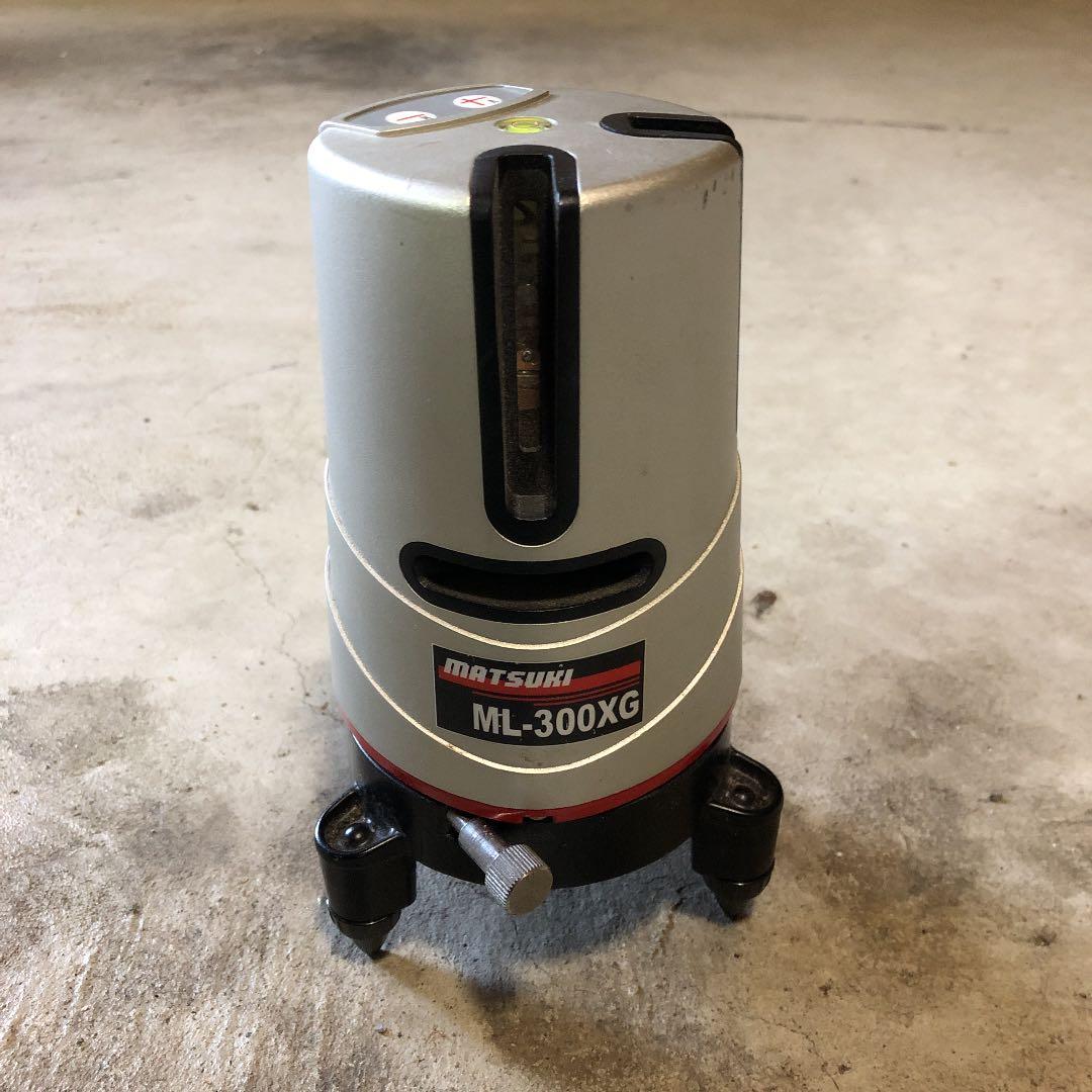 国産　レーザー墨出し器