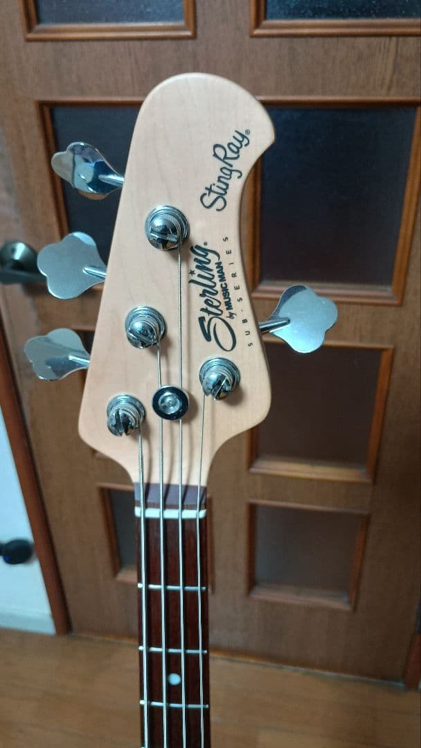 Sterling by MUSICMAN Ray4 エレキベース