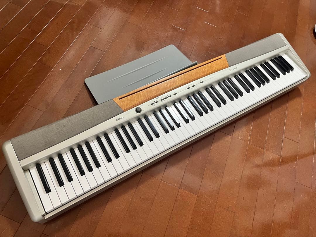 電子ピアノ　CASIO Privia PX-110（スタンドなど付属品つき）