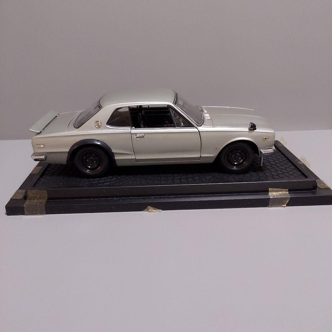 京商スカイラインGT-R KPGC10 1/18 シルバー(ジャンク品)