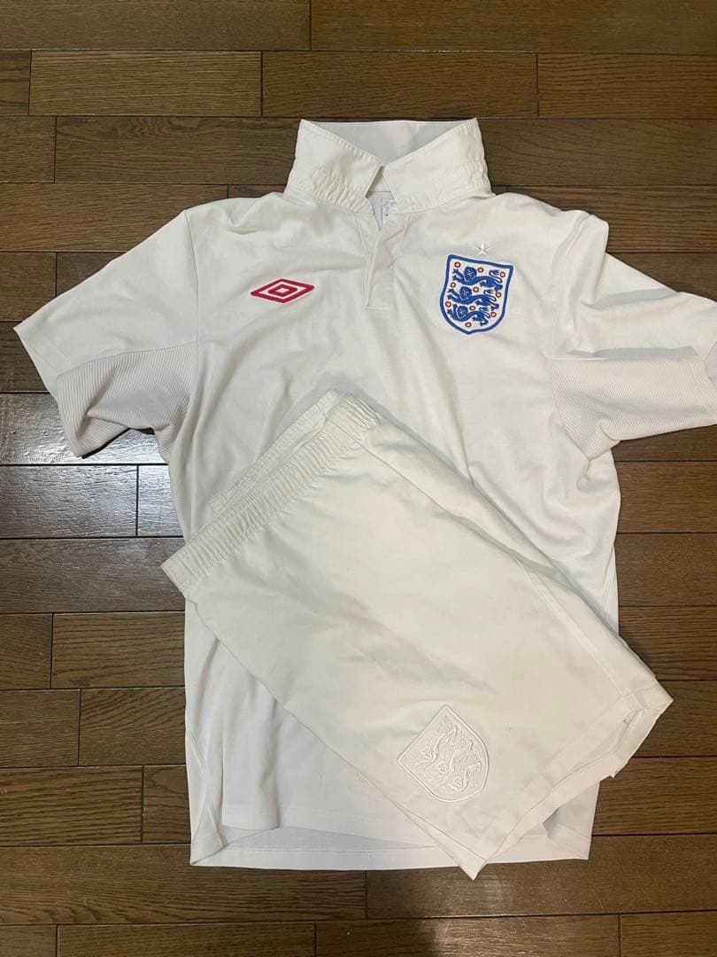 国内正規品Umbro イングランド代表サッカーシャツとショーツセット