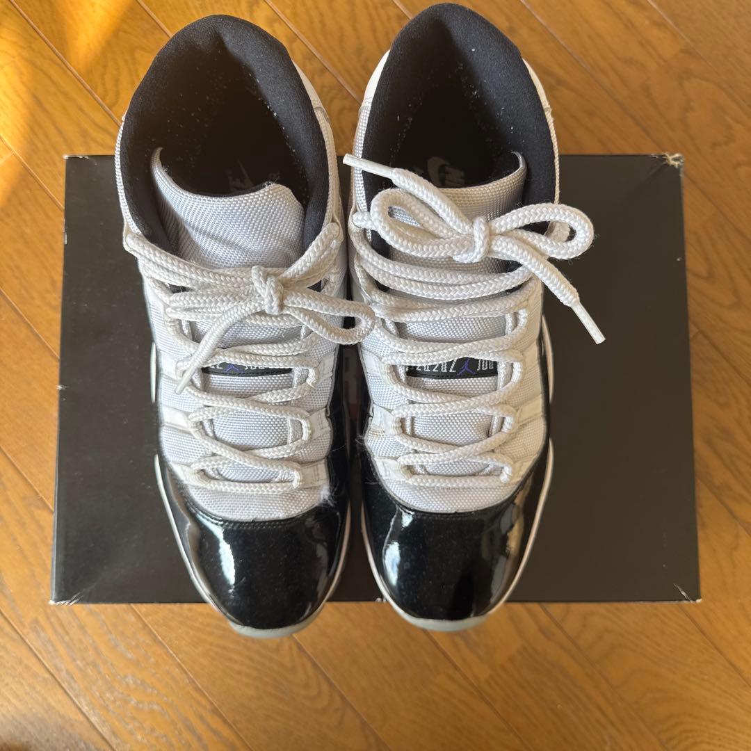Air Jordan 11 ホワイト/ブラック