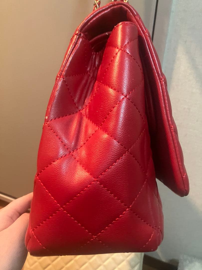 CHANEL ノベルティ レッド　ショルダーバッグ　大きい