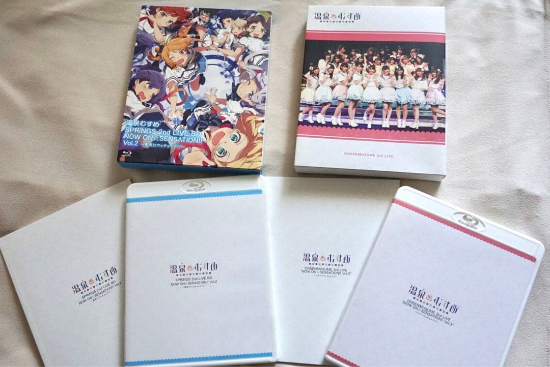 温泉むすめ CD&Blu-rayセット(サイン缶バッジ、名刺入れ付き)