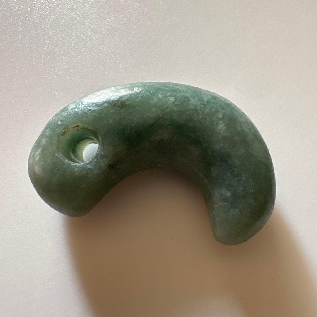 ヒスイ勾玉
