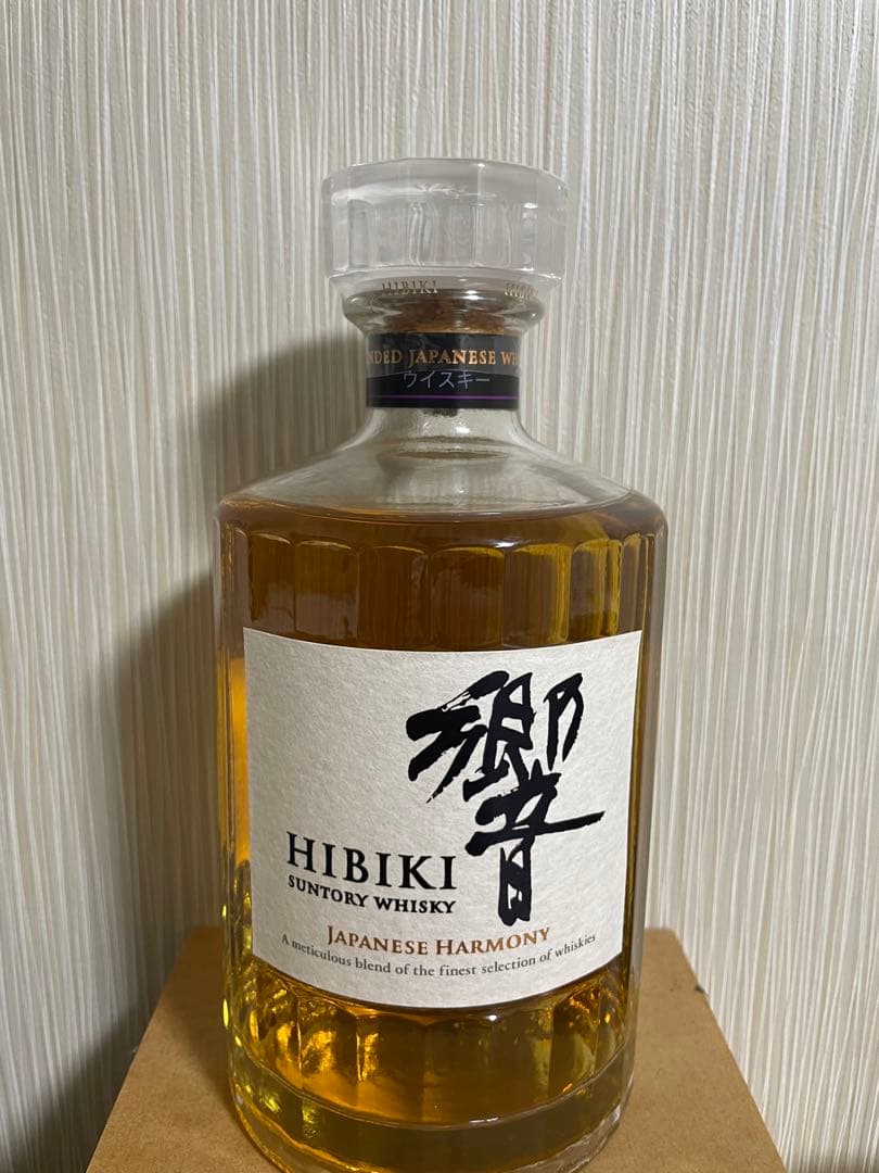 サントリー響　700ml ジャパニーズウイスキー