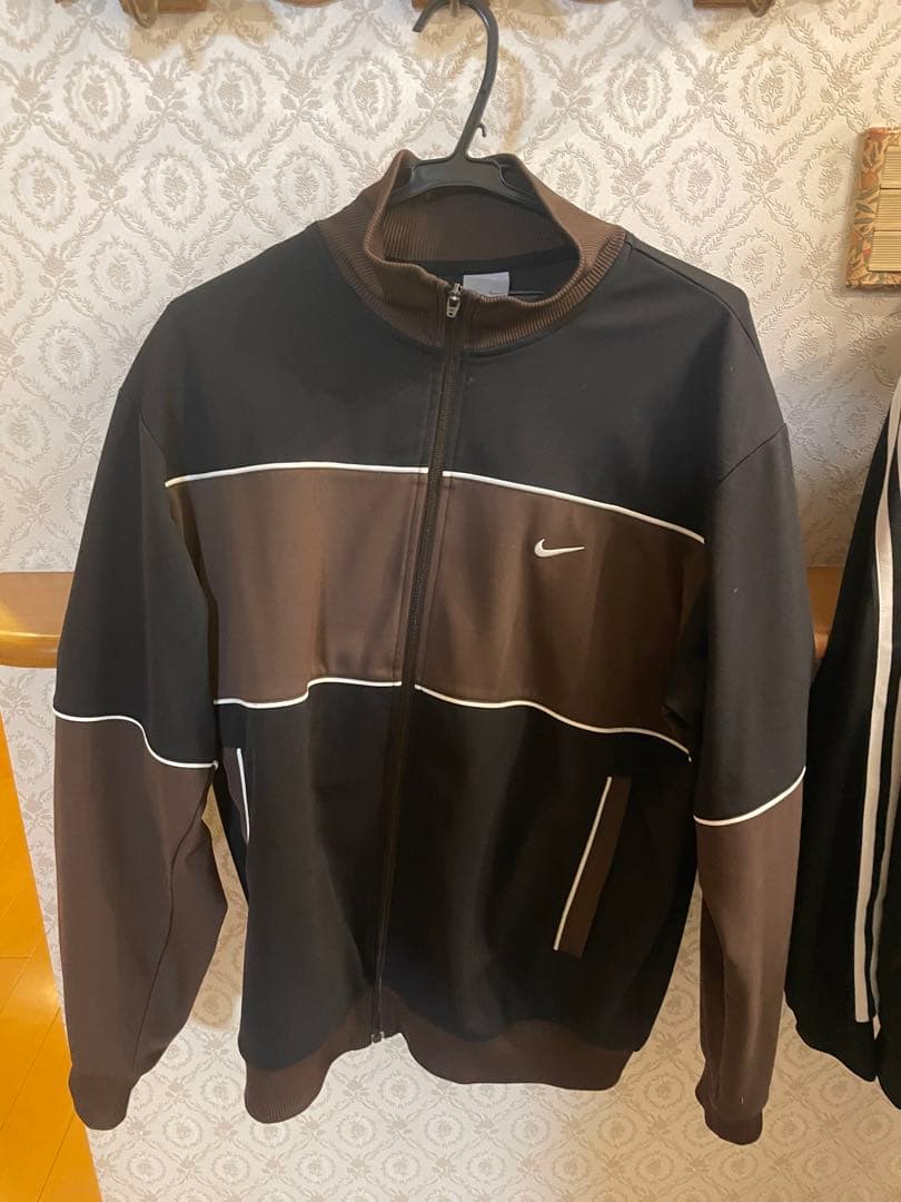 Nike トラックジャケット　ダークブラウン×ブラック