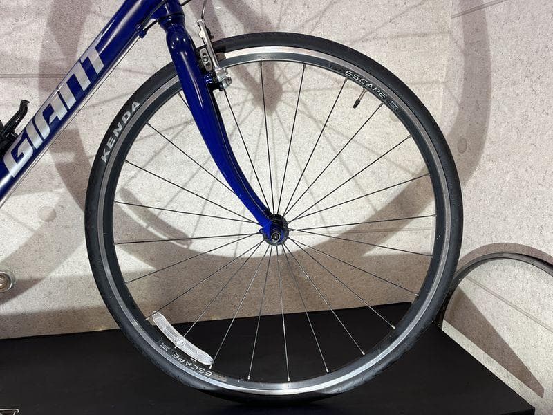 GIANT ESCAPE R3 クロスバイク sizeS　ブルーカラー